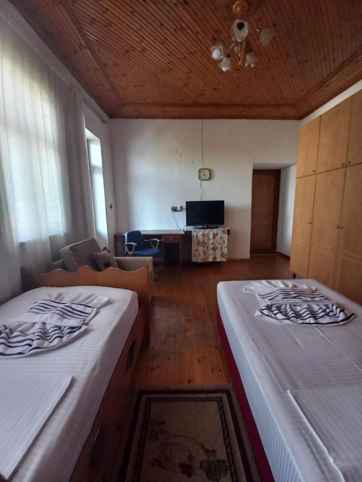 Miziriguesthouse Pensjonat Gjirokastra
